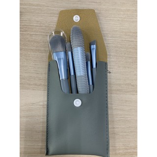(Quà tặng không bán) Bộ cọ trang điểm 5 món