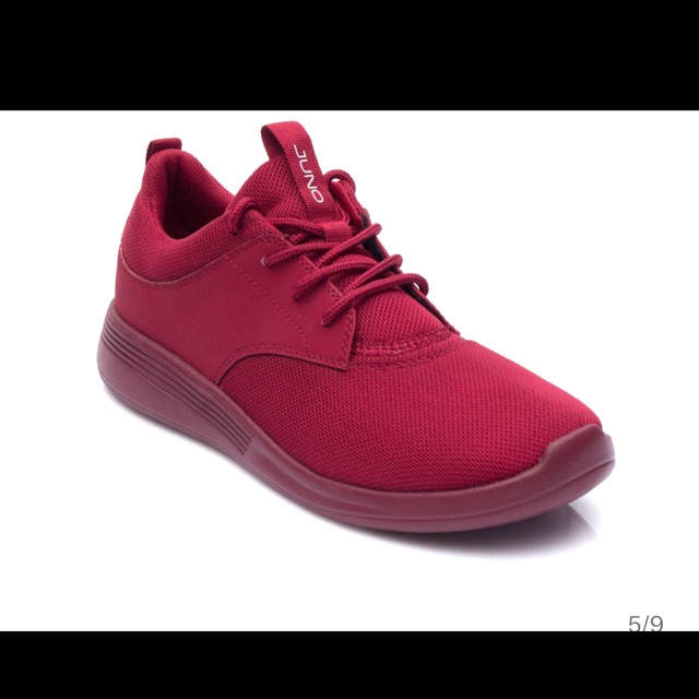 Giày thể thao màu đỏ size 38