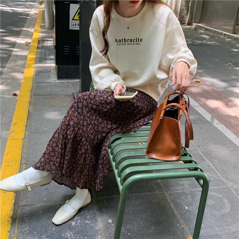 Bộ Áo Thun Dáng Rộng In Chữ + Chân Váy Voan Hoa 37868 | BigBuy360 - bigbuy360.vn