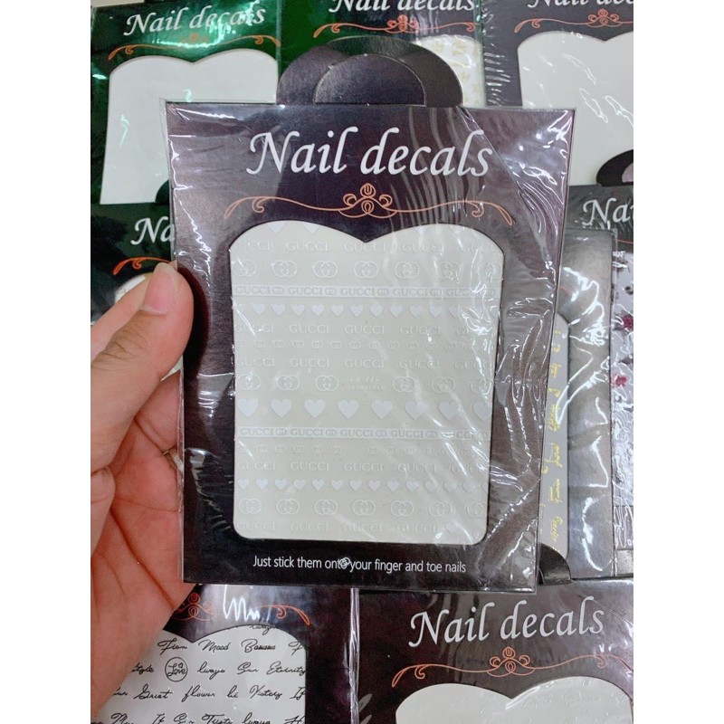 dán-trang-trí-móng-tay-chân-các-mẫu-chữ