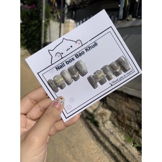 nail box-móng up thiết kế mẫu mắt mèo kim cương 9d kết hợp nơ đính trai (hình shop tự chụp )
