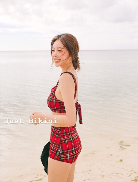 Bikini kẻ đỏ hàng nhập chất mịn đẹp có sẵn | BigBuy360 - bigbuy360.vn