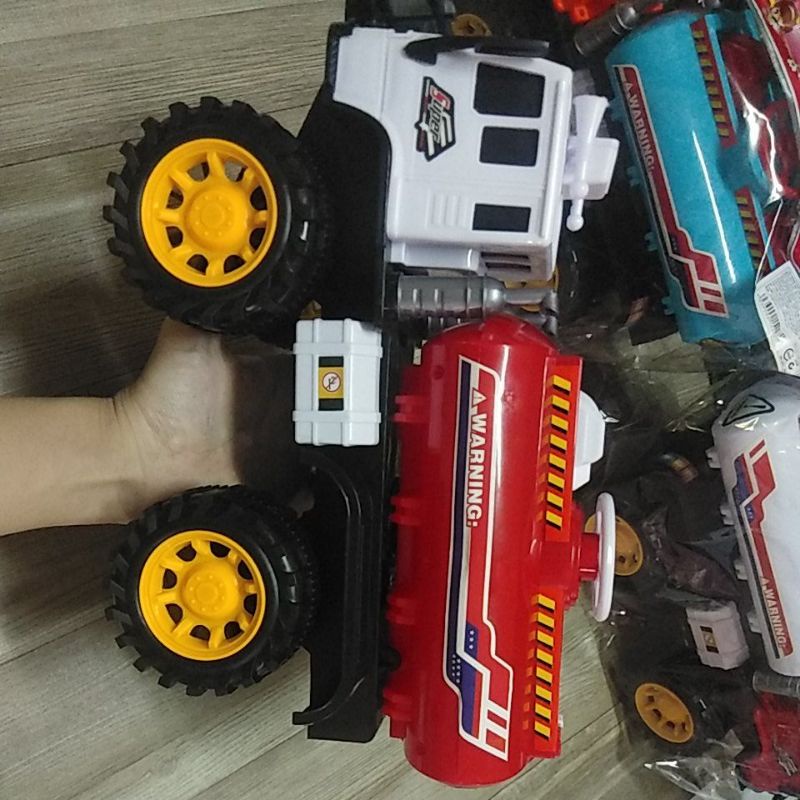 Đồ Chơi Xe Bồn Chở Xăng Loại Trung Cho Bé