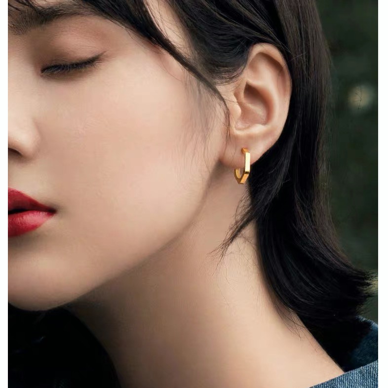 Bông tai kim loại titan mạ vàng 18K họa tiết lục giác lấp lánh đơn giản dễ phối đồ thời trang thu đông tinh tế cao cấp