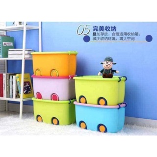 Thùng nhựa đựng đồ có bánh xe
