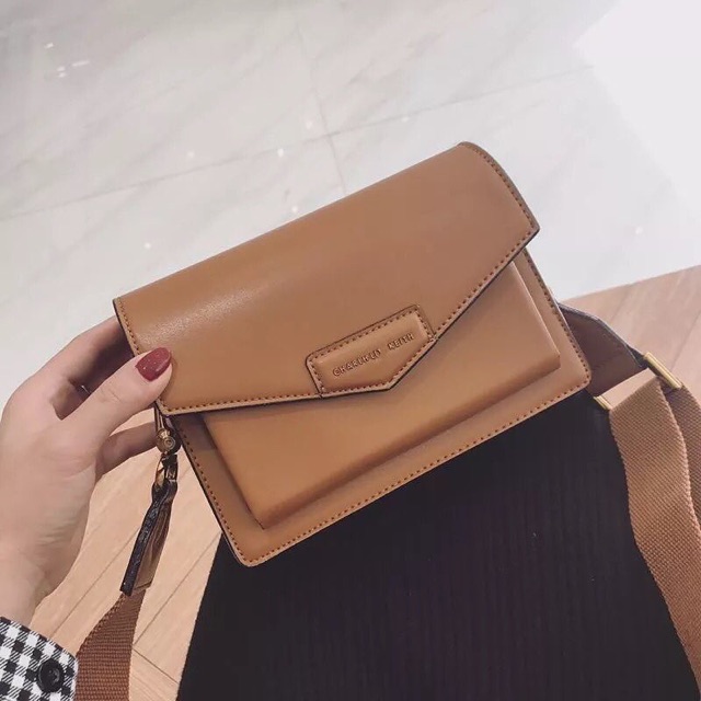 Túi charles keith chuẩn Auth !!!