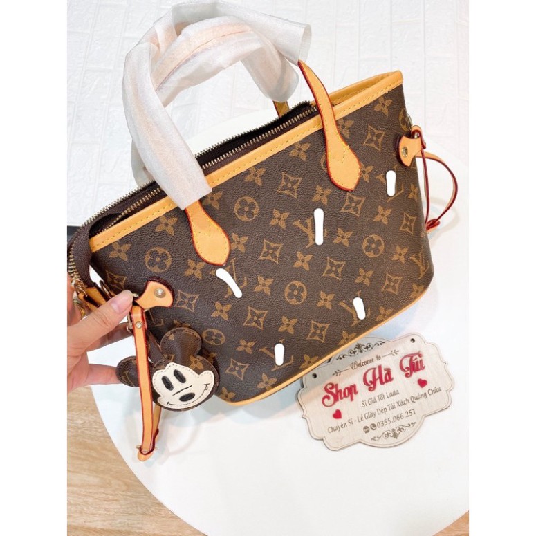 Túi xách tay da mềm Tặng kèm móc micky Sz 25x30 xinh