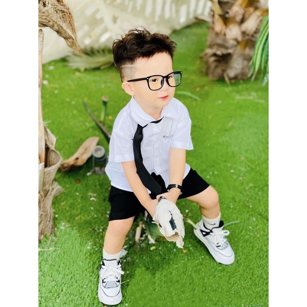 Kính chống bụi / uv cho bé
