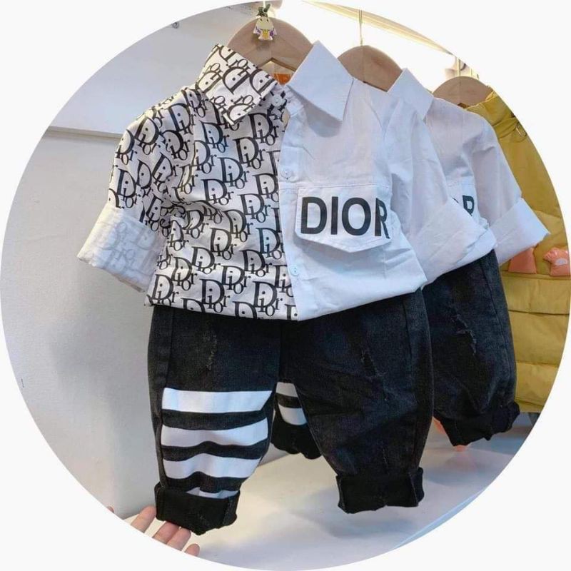 Siêu phẩm áo sơ mi trắng Dior + quần jean bé trai