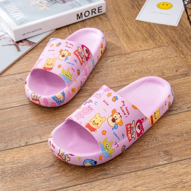 Dép đúc cao su gấu Pooh
