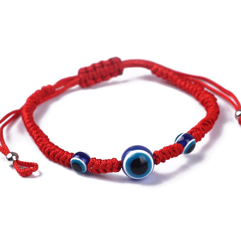 Vòng Tay Bện Dây Đỏ Với Bùa Hộ Mệnh Cho Fr