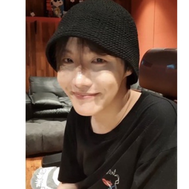 Tranh in hình vẽ Jhope vlive 🌈