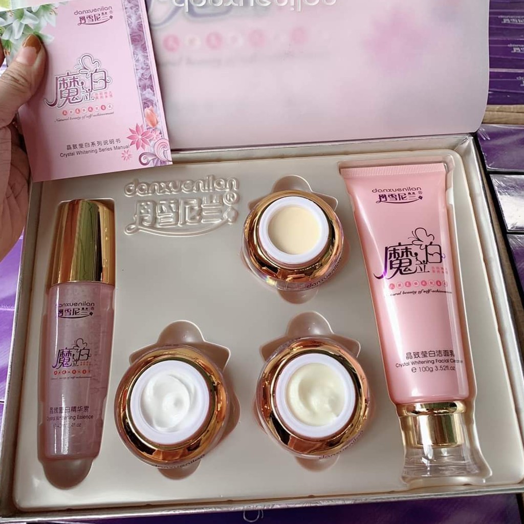 Bộ hoàng cung hồng 5 sản phẩm tặng 3 hũ nhỏ