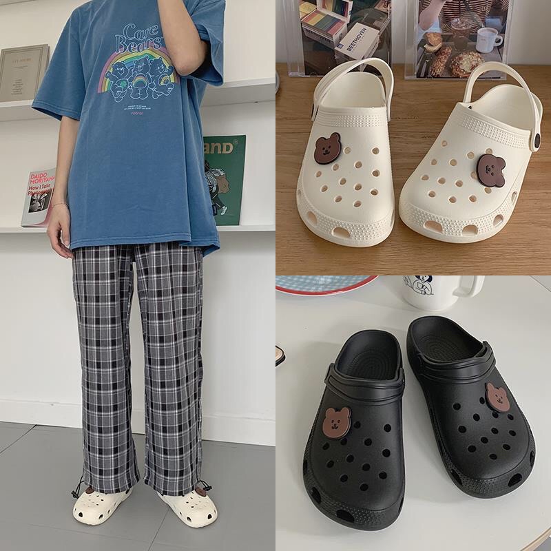 Dép sục Crocs thoáng lỗ Chi Bi dễ thương màu đen
