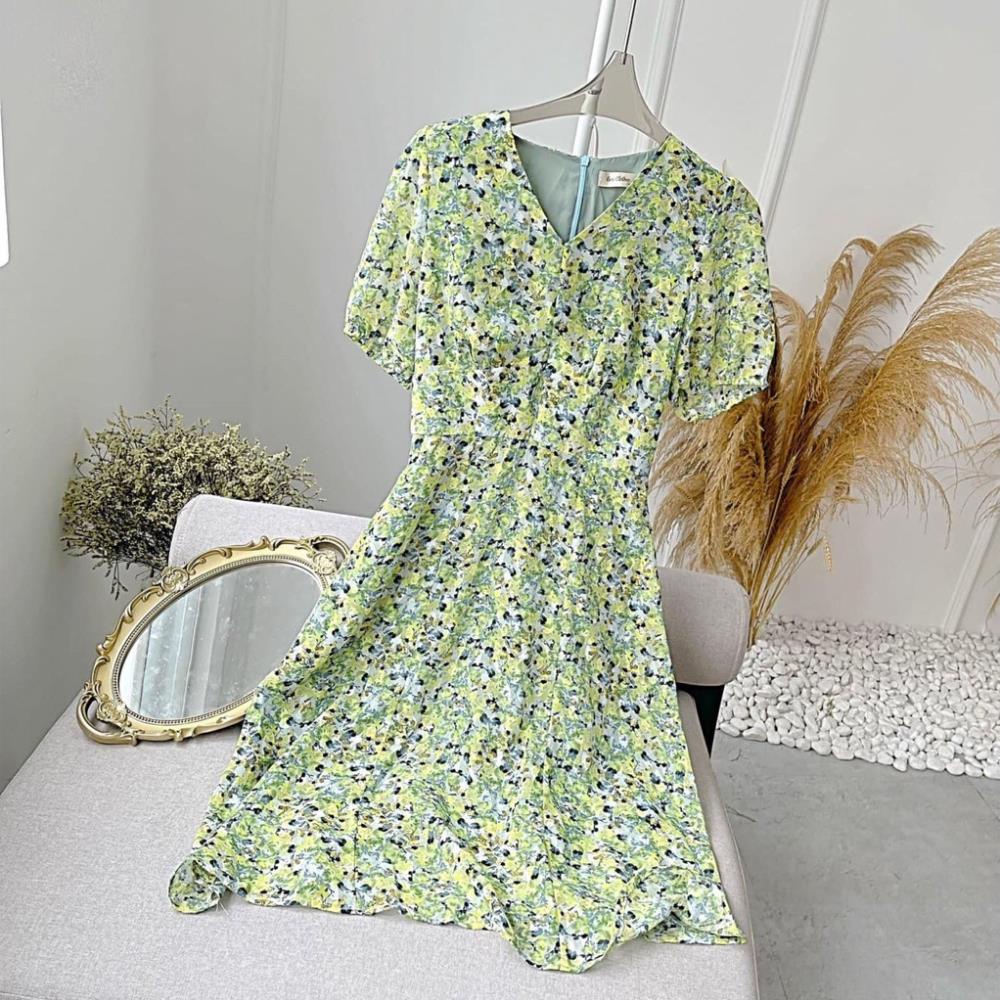 Váy hoa nhí công sở cổ V voan tay họa tiết hoa nhí chất liệu tơ xước thoáng mát Eva Lover