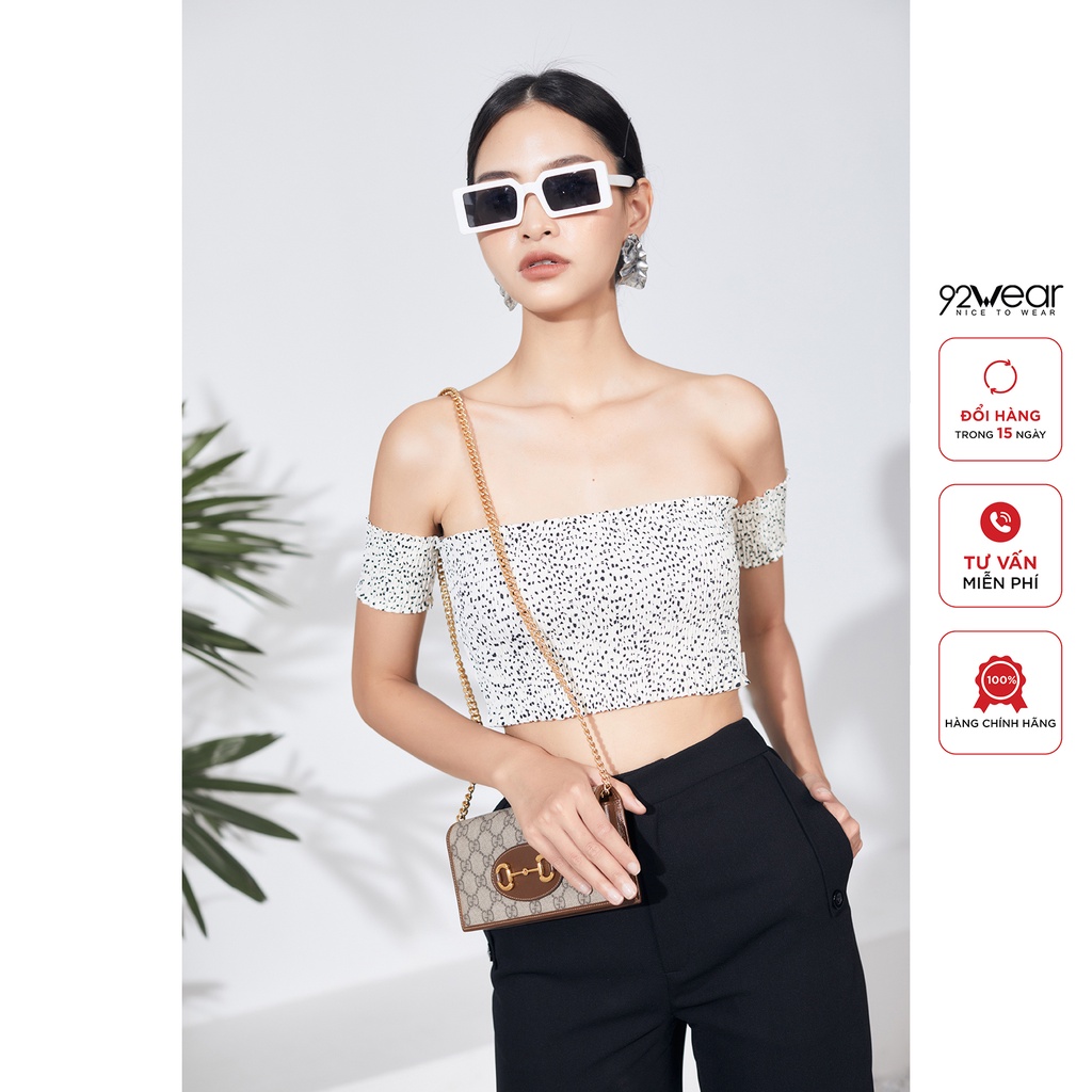 Áo sơ mi trễ vai croptop 92WEAR, thiết kế nhún chun, sành điệu ADA2390