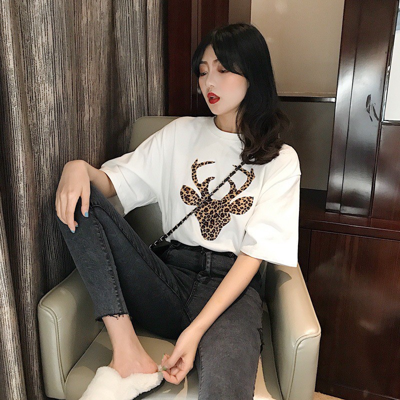 Áo thun tay ngắn cổ tròn họa tiết sừng hươu đáng yêu