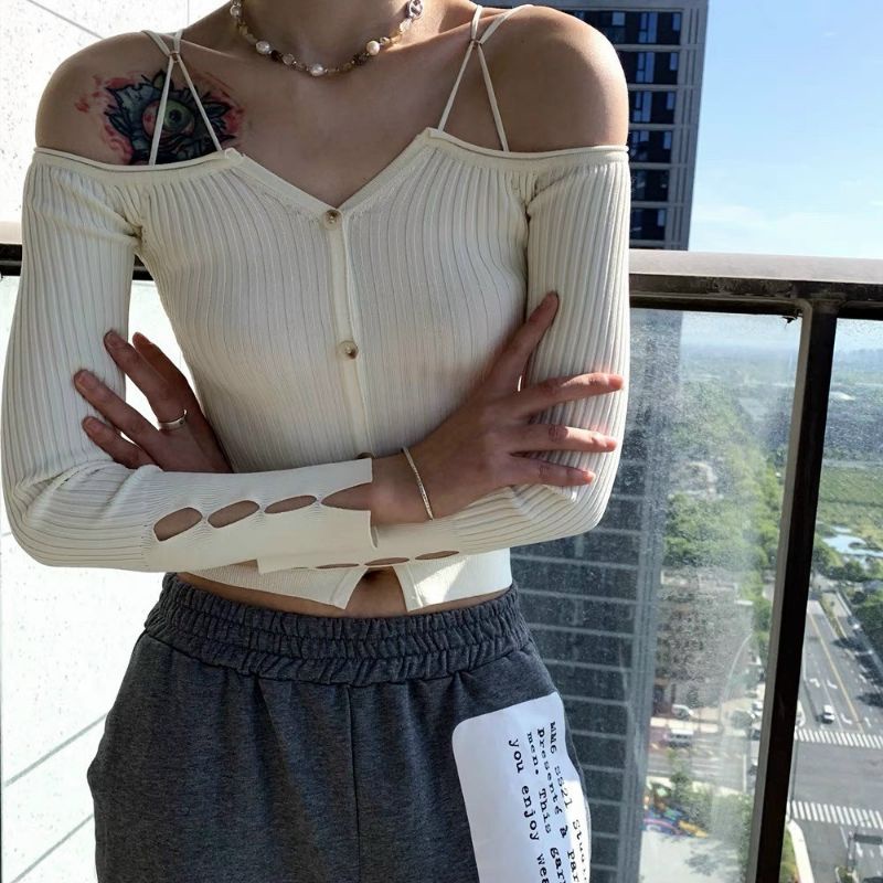 Áo len trễ vai dây khuy giữa hàng QC