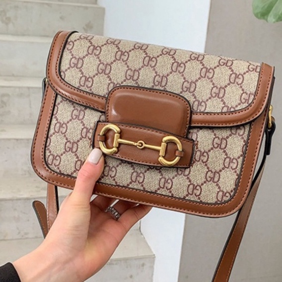 Túi xách nữ đeo chéo viền nâu size 22 sang trọng - Túi xách cầm tay Da PU T022