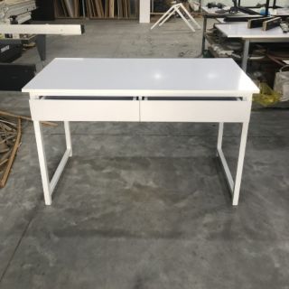 Bàn làm việc 2 ngăn kéo màu trắng