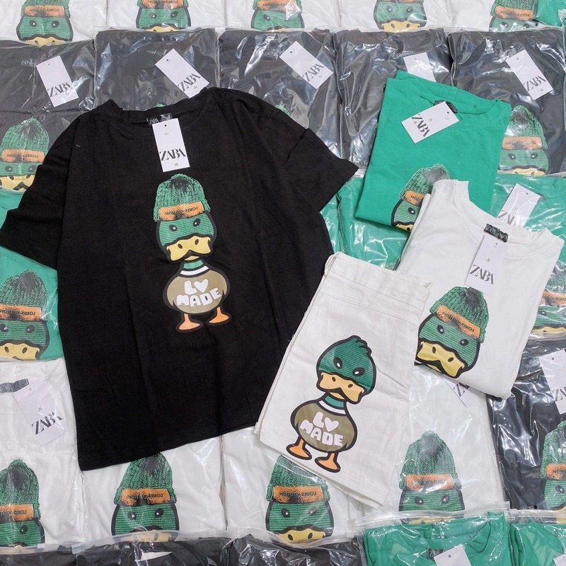Set vịt xanh đội mũ len quần short trắng kèm đai