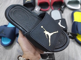 Dép jordan hydro đen logo vàng cực chất (tặng box)