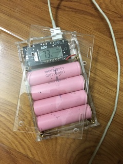Box sạc dự phòng mica trong suốt 4 cell không pin