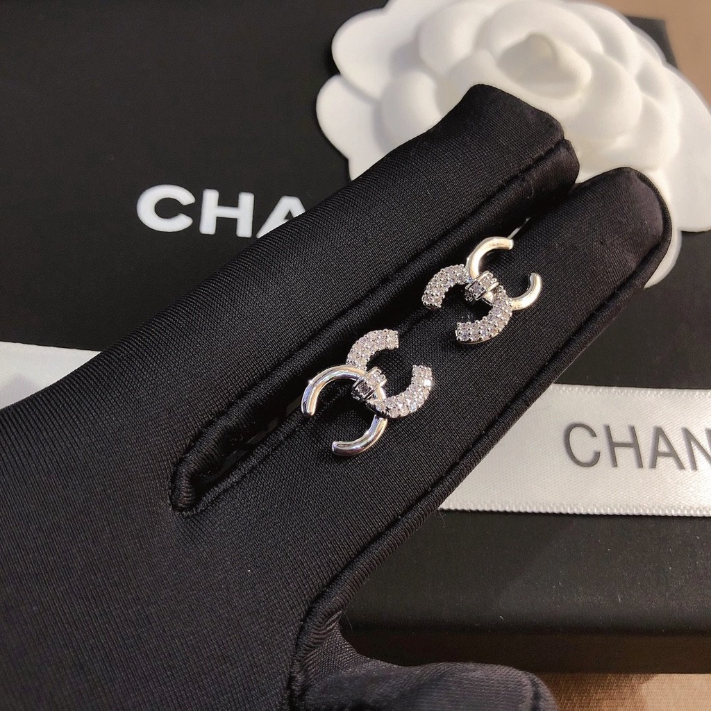 Bông Tai Chữ Bằng Thép Titanium Thời Trang Cho Nữ