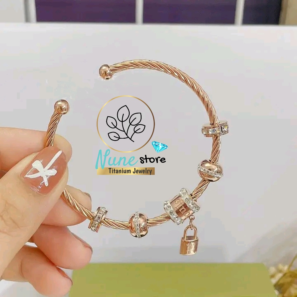 Vòng tay, lắc tay titan nữ không gỉ cao cấp charm khóa xinh Nune store kiểu Hàn Quốc | BigBuy360 - bigbuy360.vn