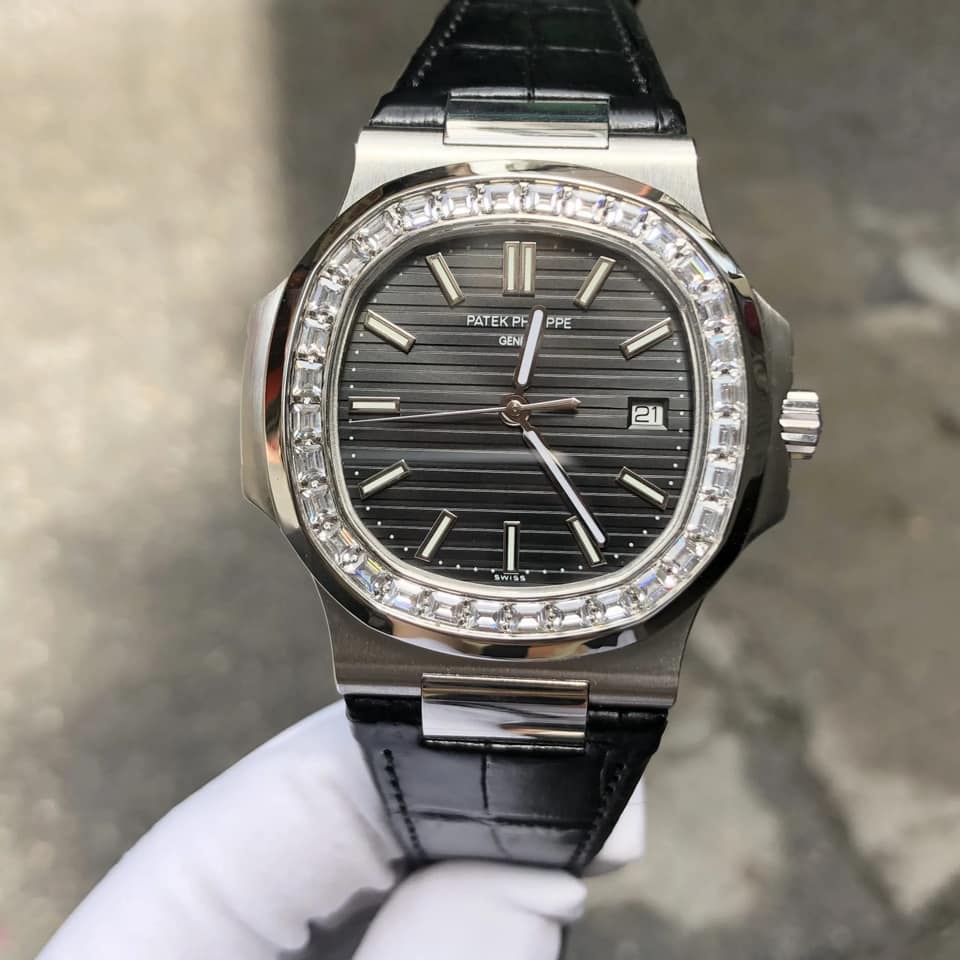 Đồng hồ Nam Ptk máy nhật chạy cơ Automatic vuông vành đá ống size 41-42mm mặt đen vỏ trắng