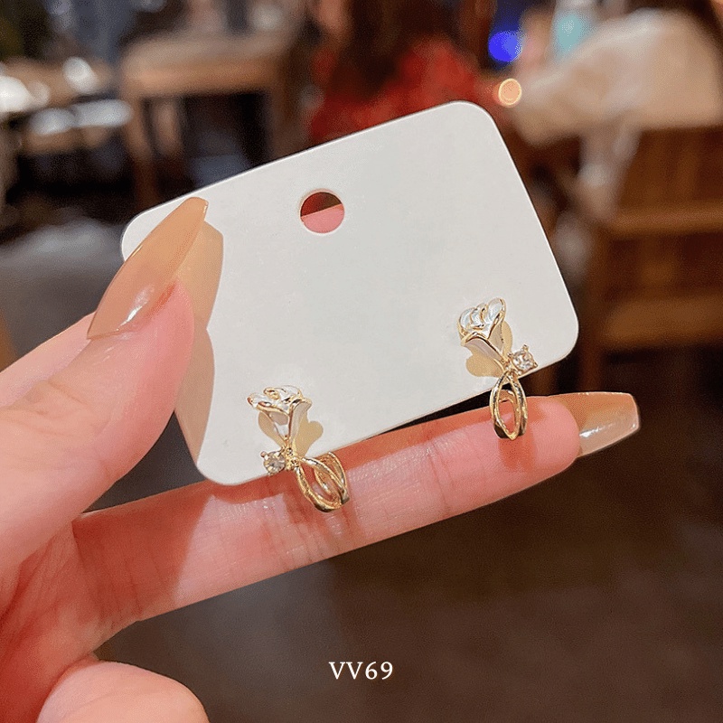 Bông tai hoa cách điệu phối đá thời trang nữ tính Hàn Quốc Annie VV69