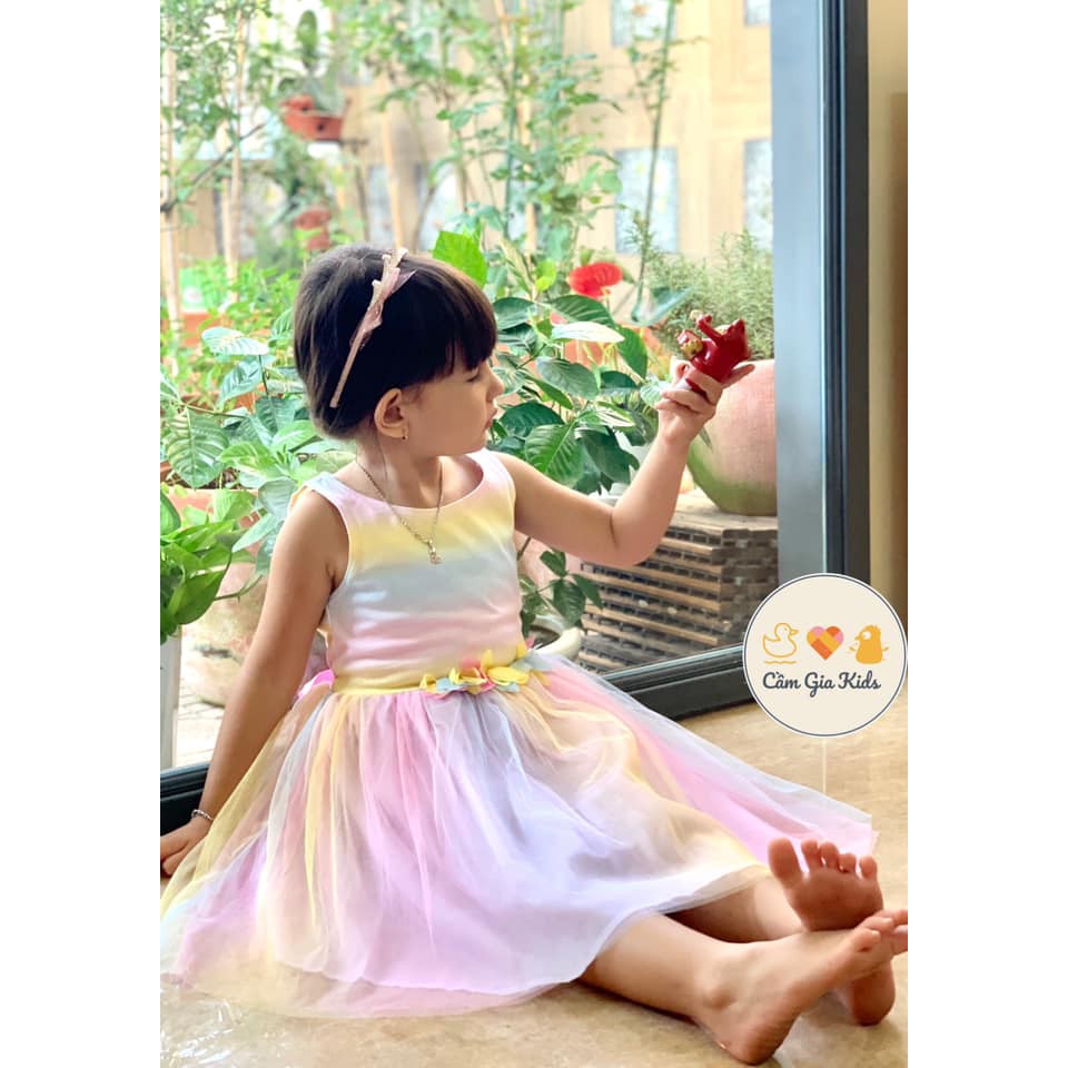 Váy công chúa cầu vồng cho bé gái