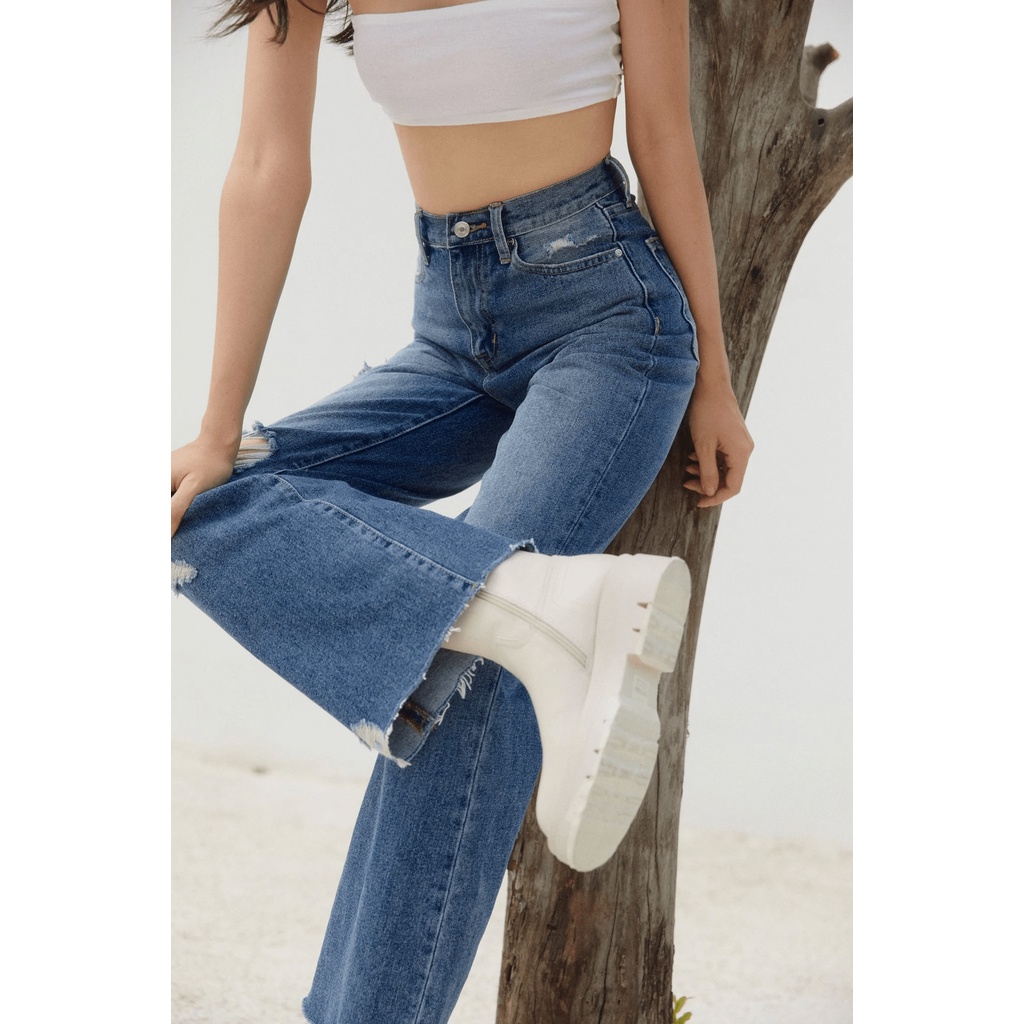 TheBlueTshirt - Quần Jeans Nữ Ống Rộng Rách Gối Màu Đậm - Cheeky Chic Wide Leg Jeans - Dark Blue Wash