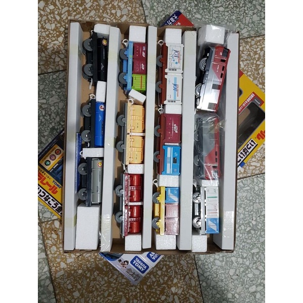 Bộ 12 toa Takara Tomy EH500 Kintaro với 2 toa tàu và 10 toa chở hàng full box hiếm