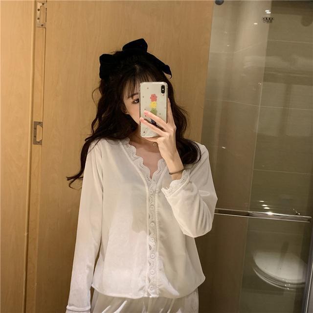 Bộ đồ ngủ tay dài dáng rộng phối ren quyến rũ phong cách retro Hàn Quốc cho nữ 2021