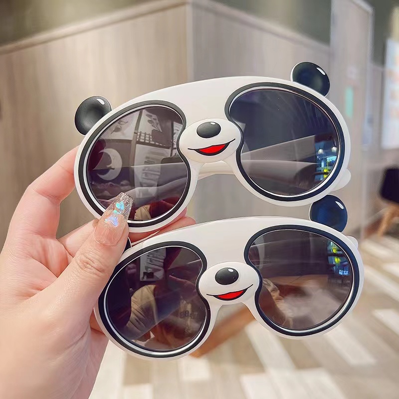 Kính Mát Silicon Hình Gấu Trúc Thời Trang Cho Bé (24h)