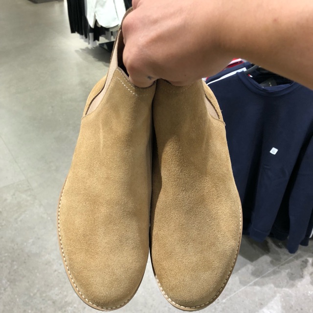 chelsea boots