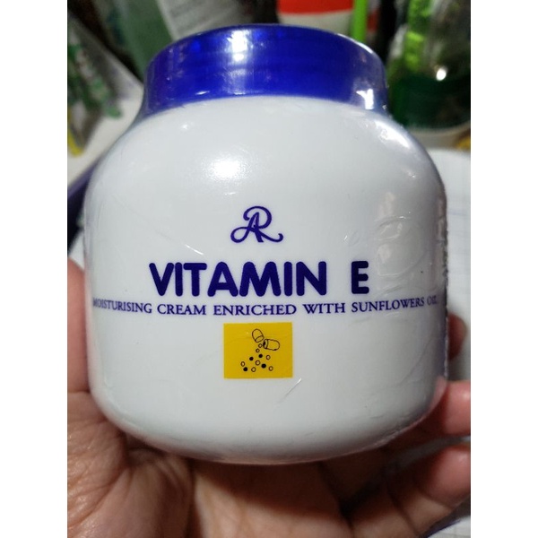 Kem VITAMIN E THÁI LAN Aron ( hàng chính hãng không trung gian )