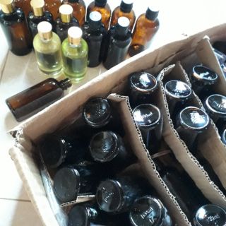 Tinh dầu tràm nguyên chất.