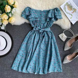Váy hoa trễ vai