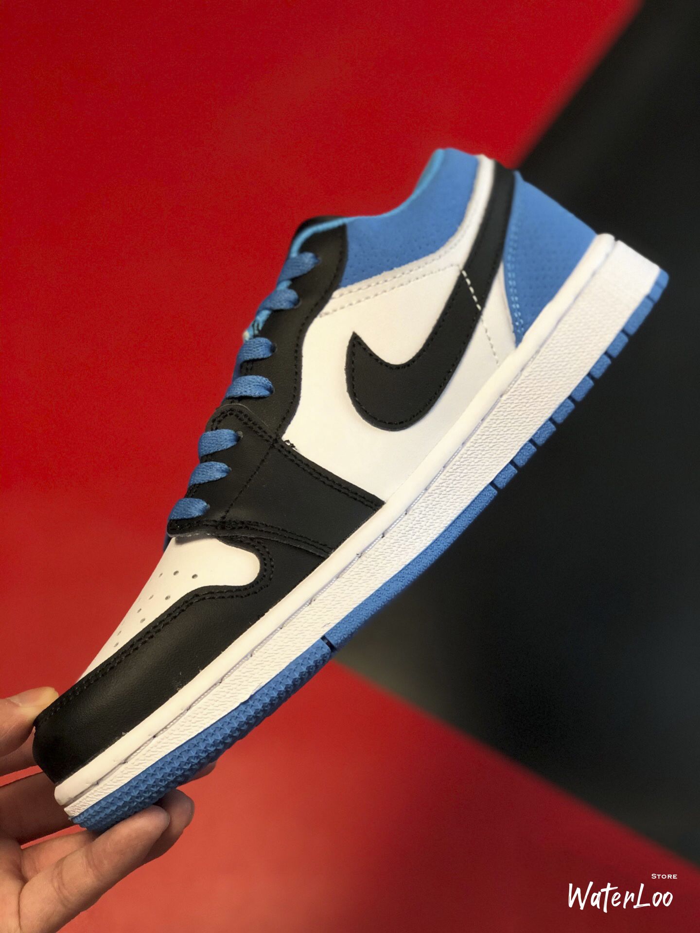 Giày Thể Thao Sneakers AIR JORDAN 1 Low Laser Blue (GS) đen trắng gót xanh dương cổ thấp
