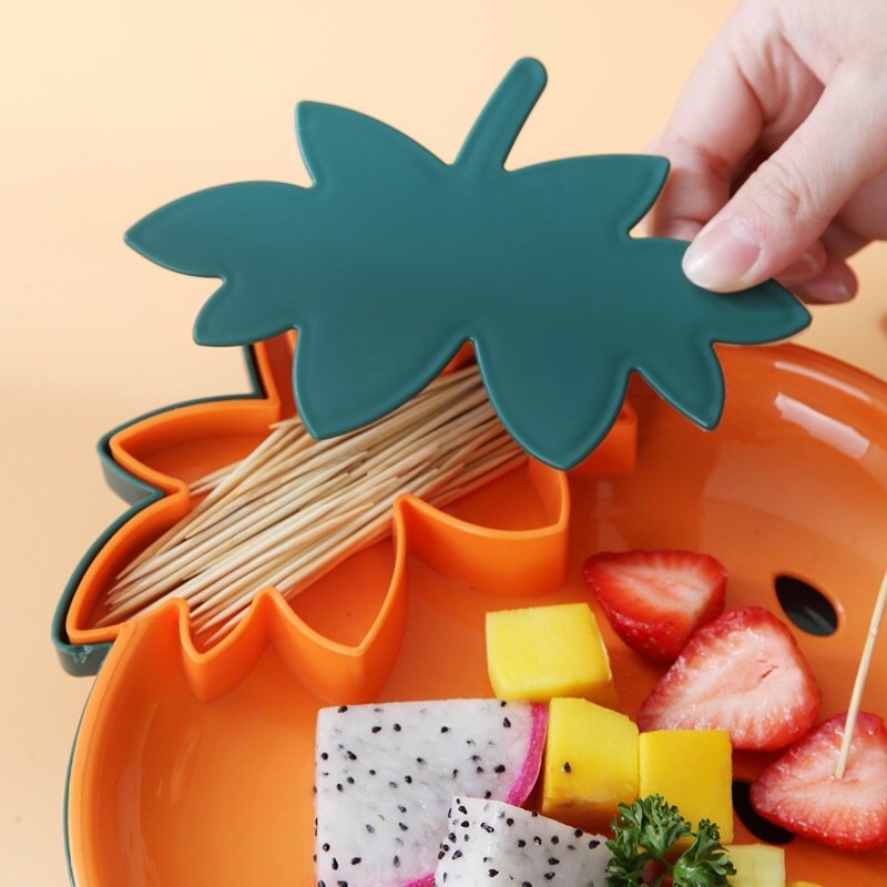 Đĩa quả dâu tây pastel xinh xắn có nắp đựng tăm, để ráo nước