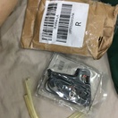 Đặt 2c shop giao 1c mà còn là hàng cũ mèm bụi mù cả lên, nhắn tin shop thì k thấy trả lời, không giải quyết cho khách luôn.