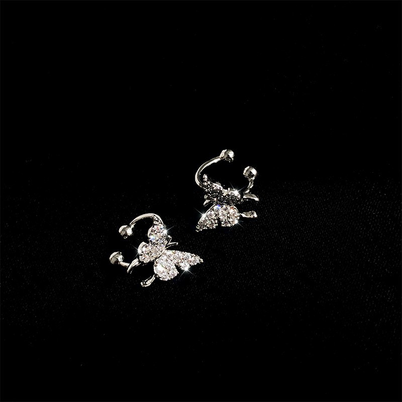 Khuyên Vành Tai Hình Con Bướm Đính Đá Sang Trọng A749