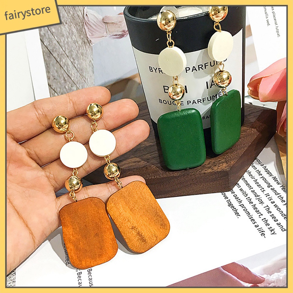 Đôi Hoa Tai Nữ Bằng Gỗ Phong Cách Retro Xinh Xắn