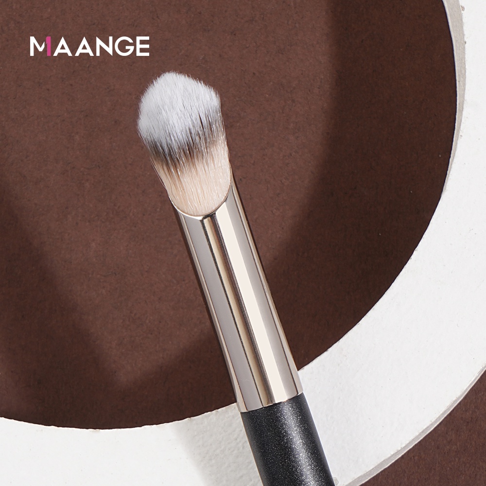 Cọ trang điểm MAGEFY với tay cầm gỗ dài 14.5cm