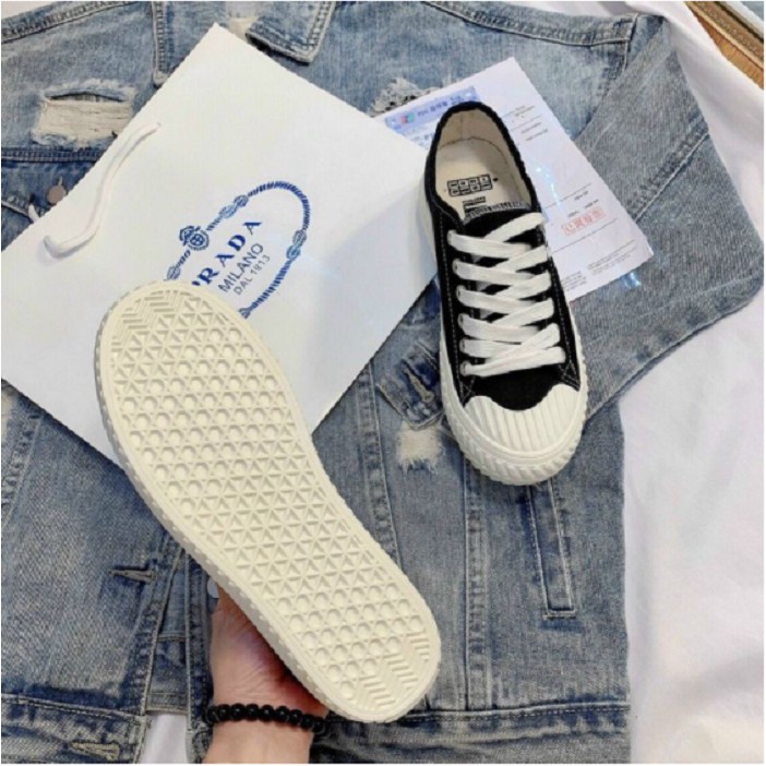 Giày sục thể thao ulzzang buộc dây đen trắng hot hit | BigBuy360 - bigbuy360.vn