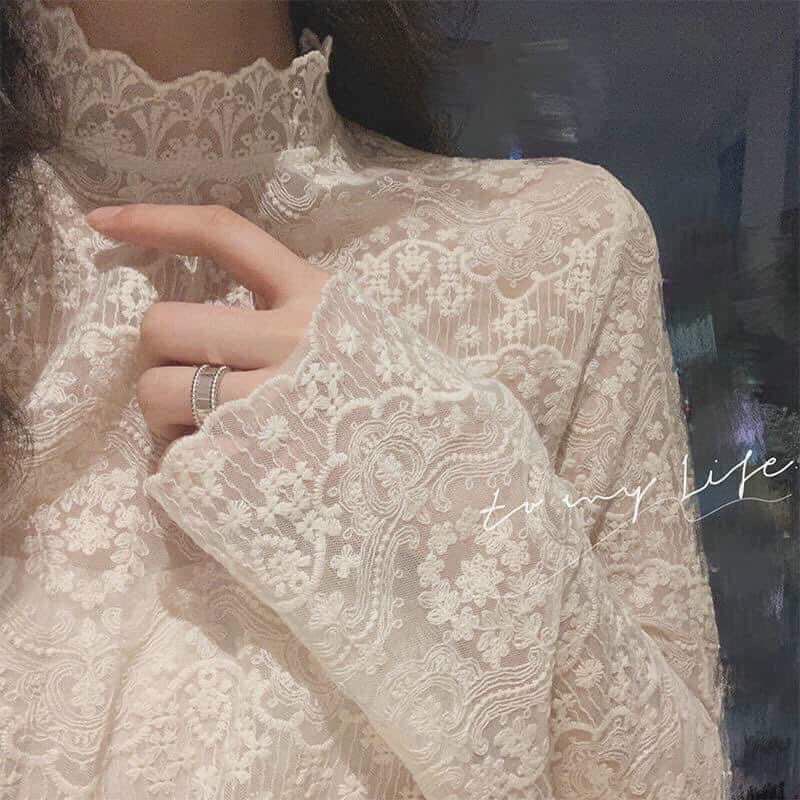 Áo ren RACHEL ZOE co dãn cổ lọ tay dài se bèo màu trắng, kem phong cách tiểu thư