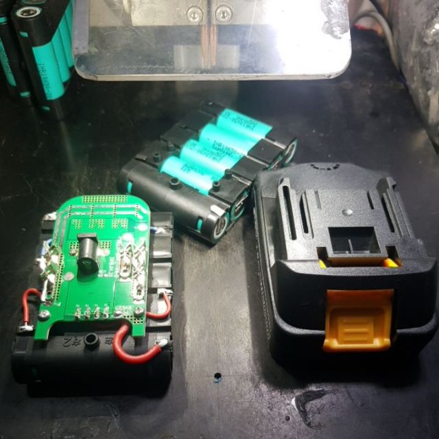 Pin thay thế cho makita 18v.