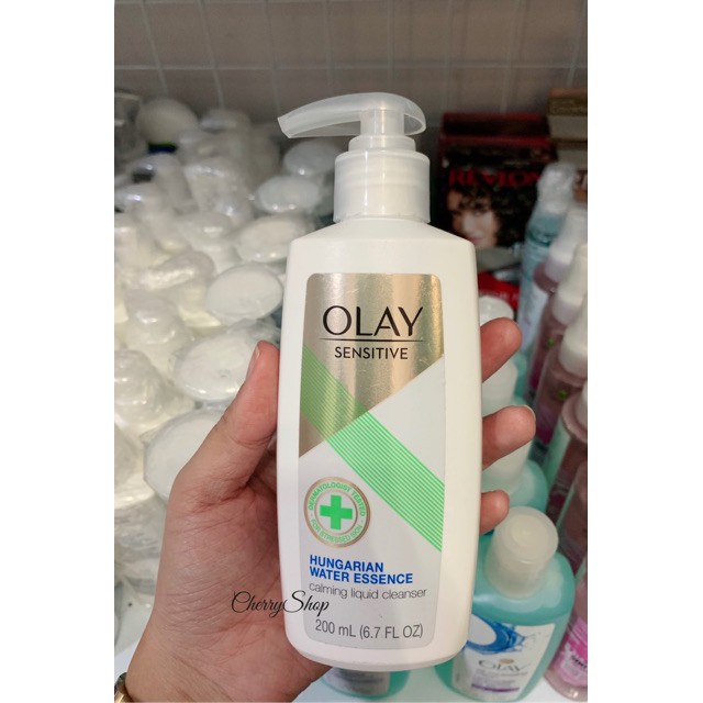 Sữa rửa mặt cho da nhạy cảm Olay Sensitive Hungarian water essence 200ml (chuẩn Mỹ)